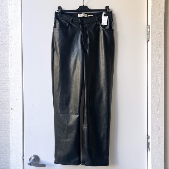 NWT Abercrombie & Fitch Vegan Leather 90s Straight Pant - Black - Size 30/10s - Picture 3 of 11